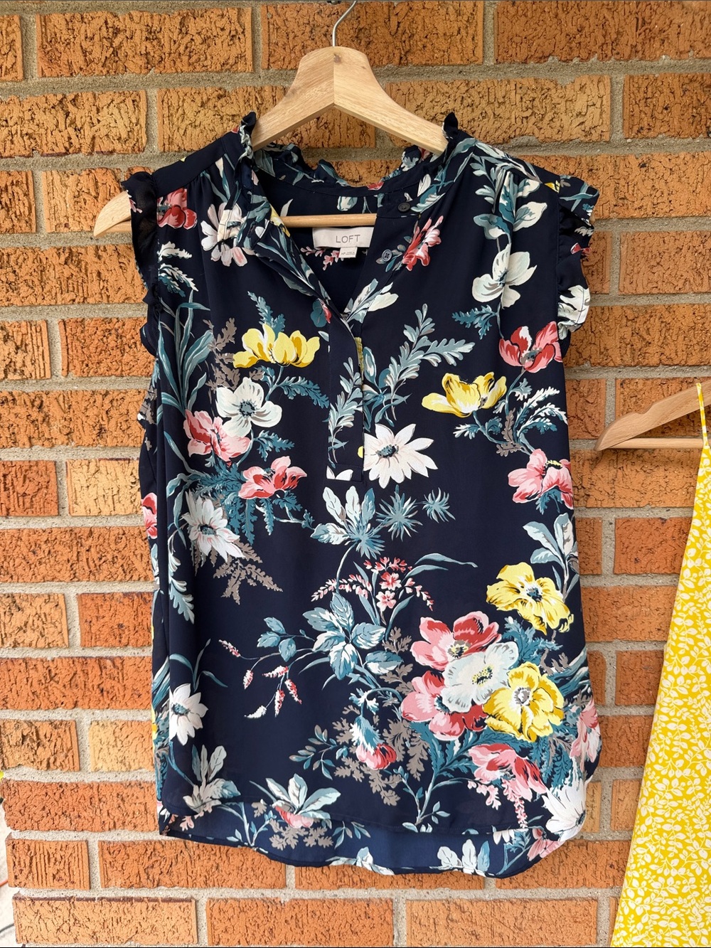 LOFT 3-piece Bundle M&MP Floral Sleeveless Work Play Blouses - Picture 7 of 10